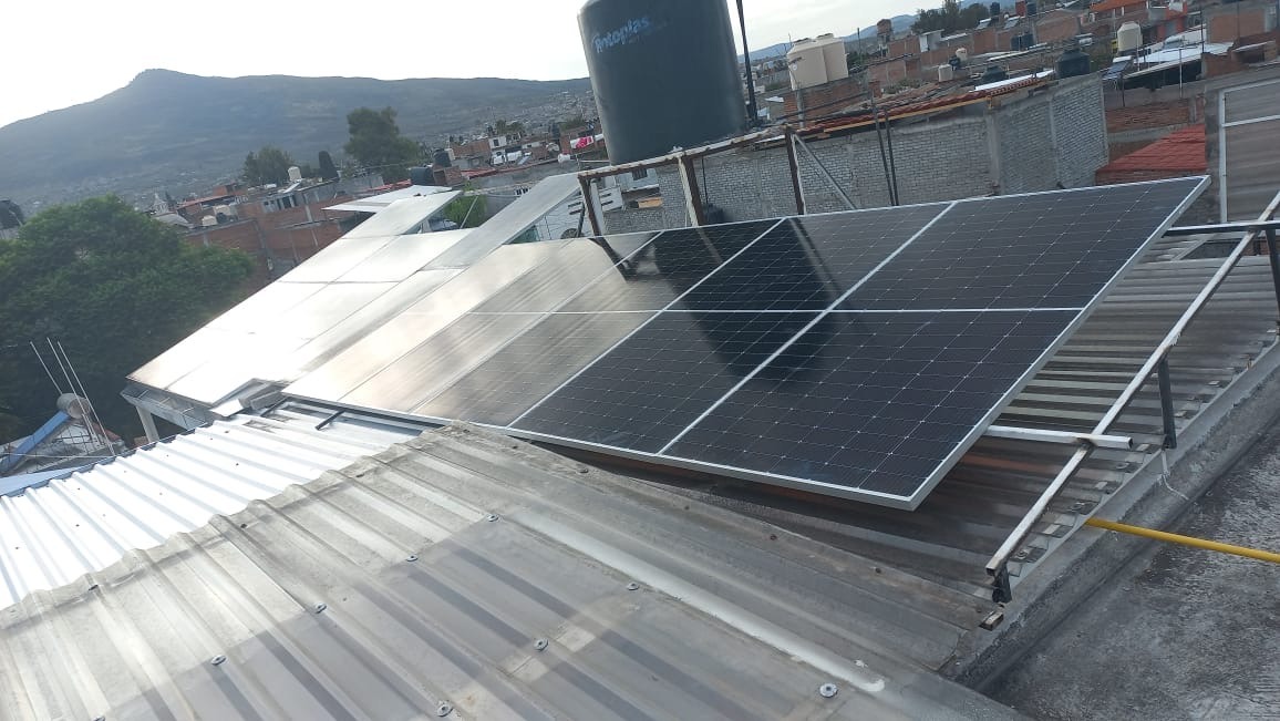 Energía verde en Tapachula gracias a los paneles solares de un tejado